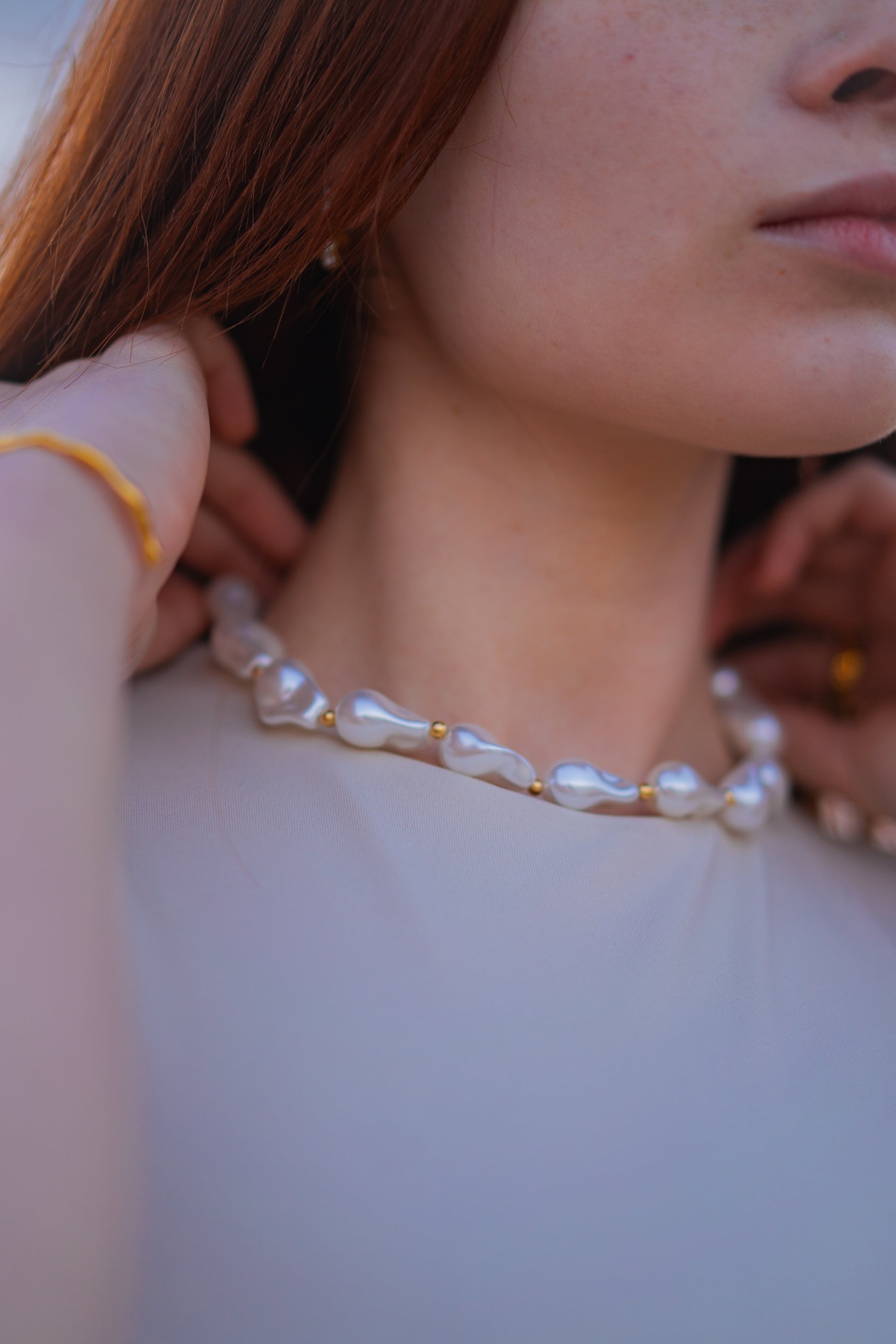 The Mother Pearl Choker