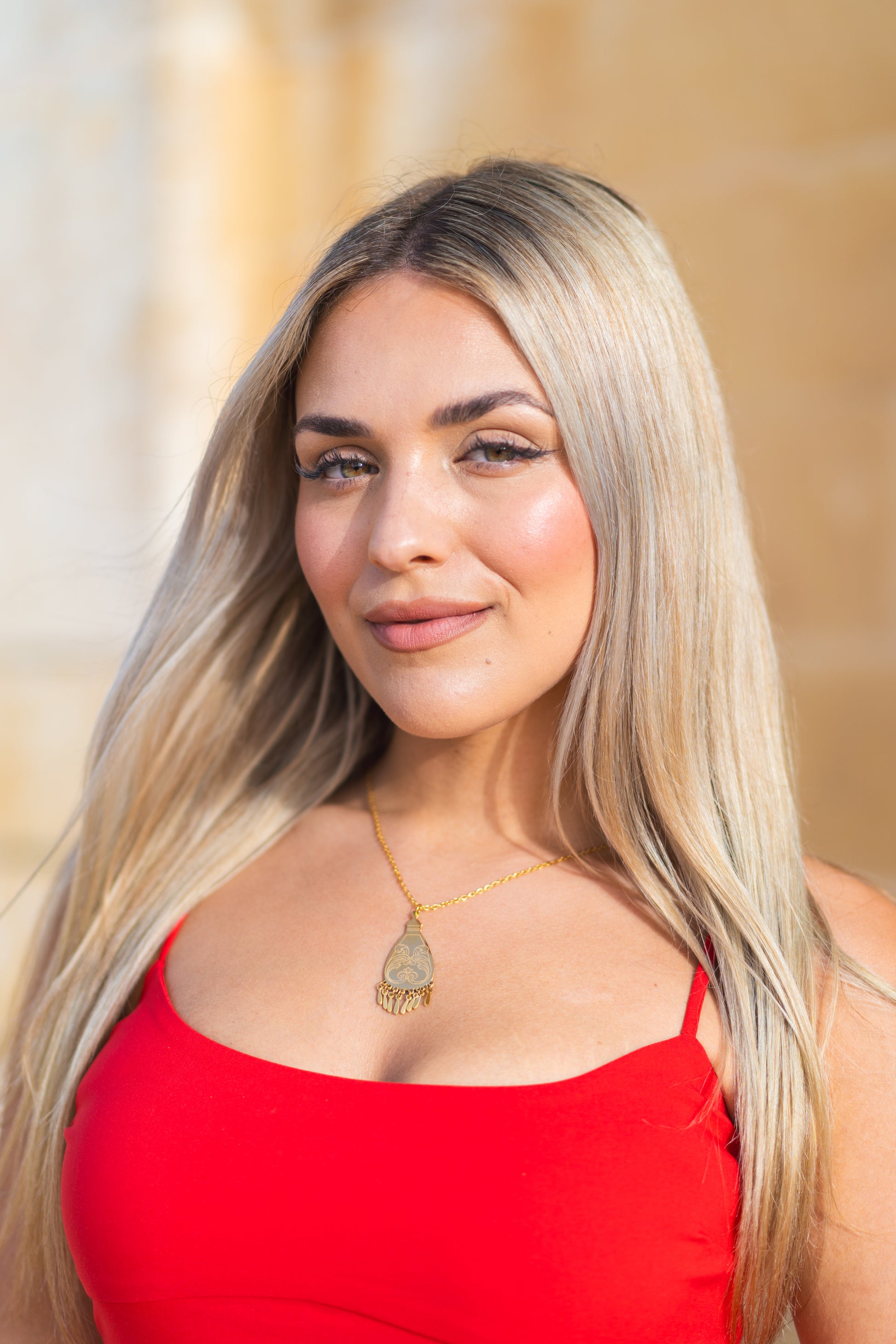 Hmejda Pendant Necklace