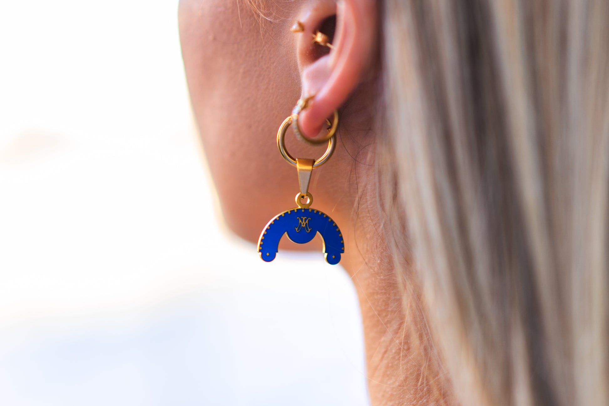 Pavaljun Pendant Earring