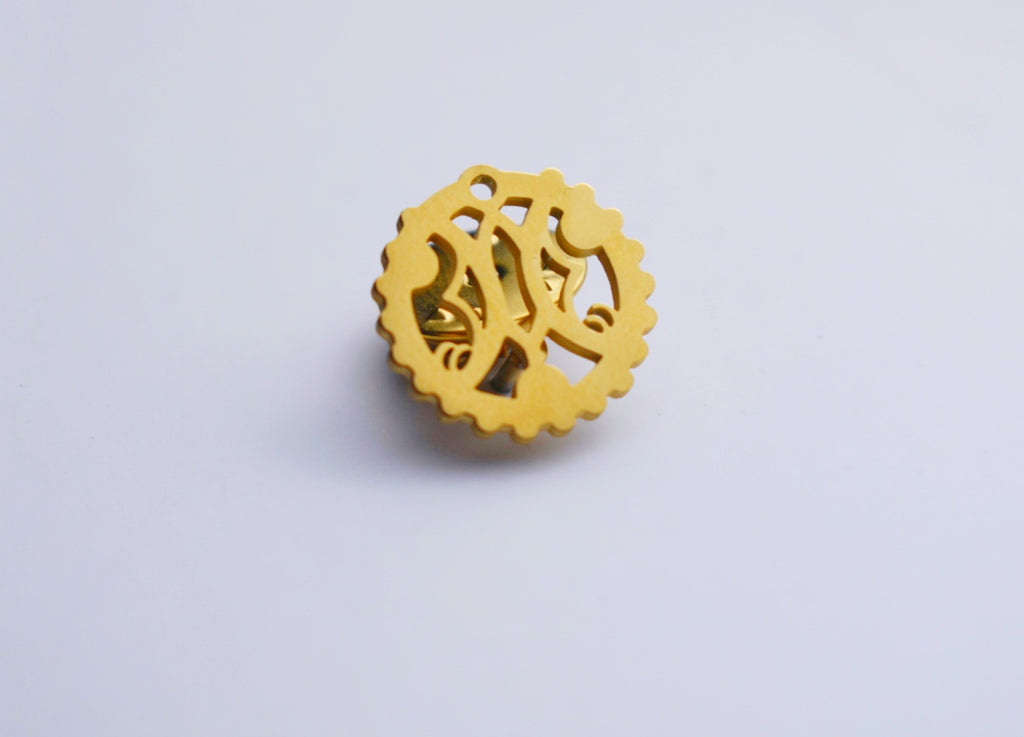 Għażżiela Brooch