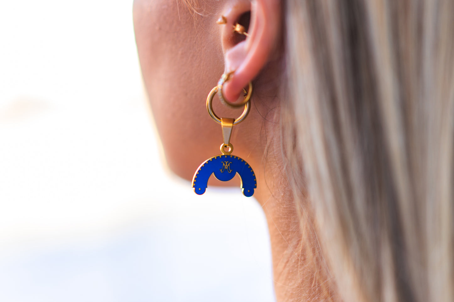 Pavaljun Pendant Earring